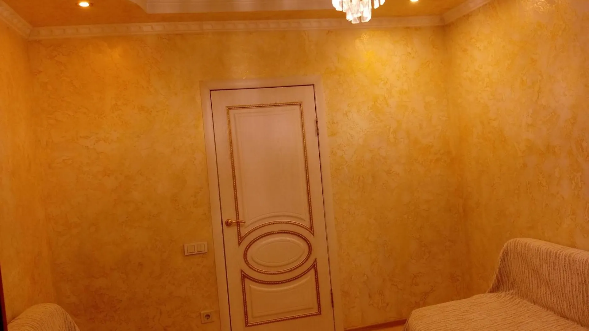Apartment 3 Rooms Of Sun Almaty