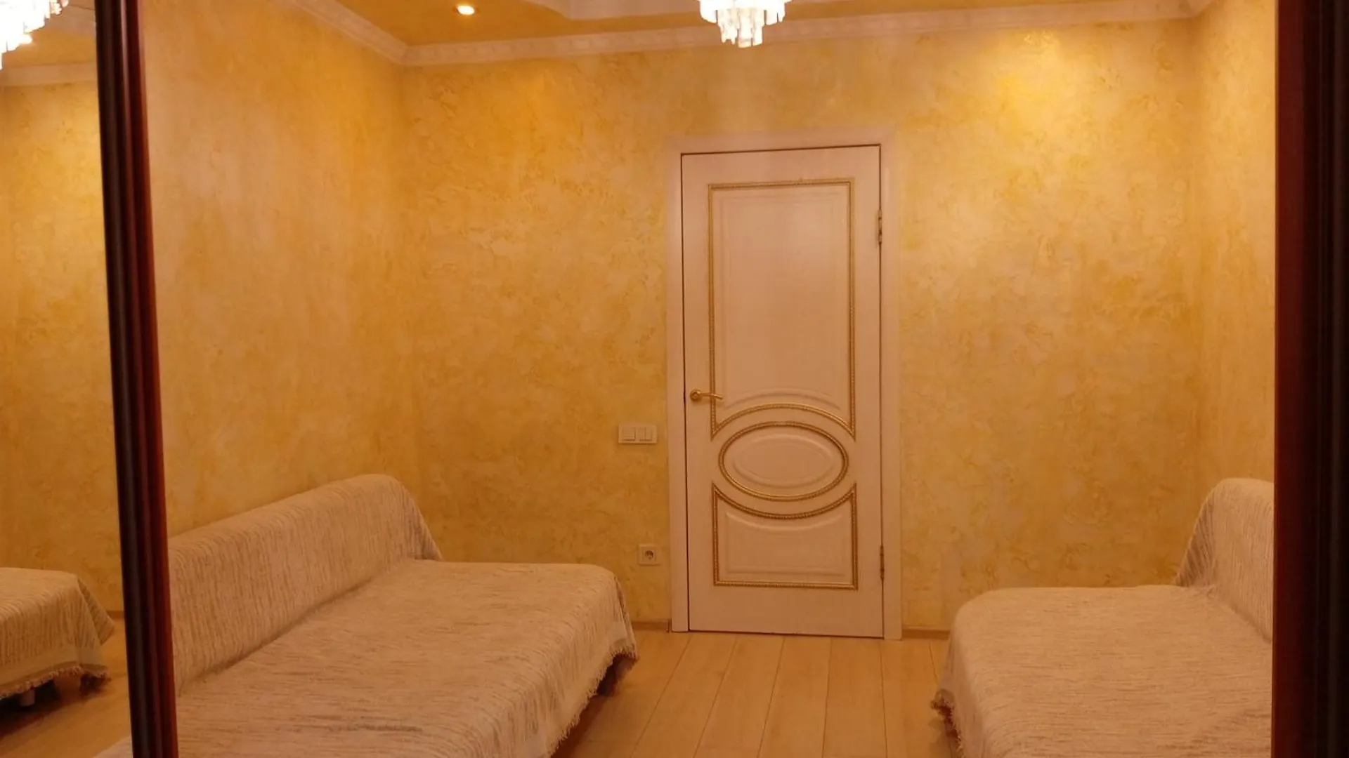 Apartment 3 Rooms Of Sun Almaty