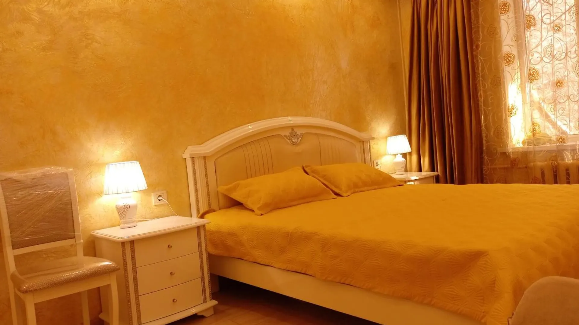 3 Rooms Of Sun Almaty Apartment