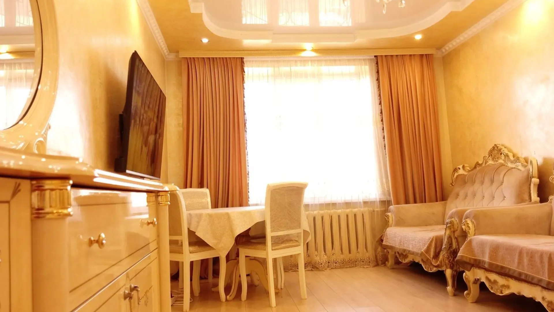 3 Rooms Of Sun Almaty