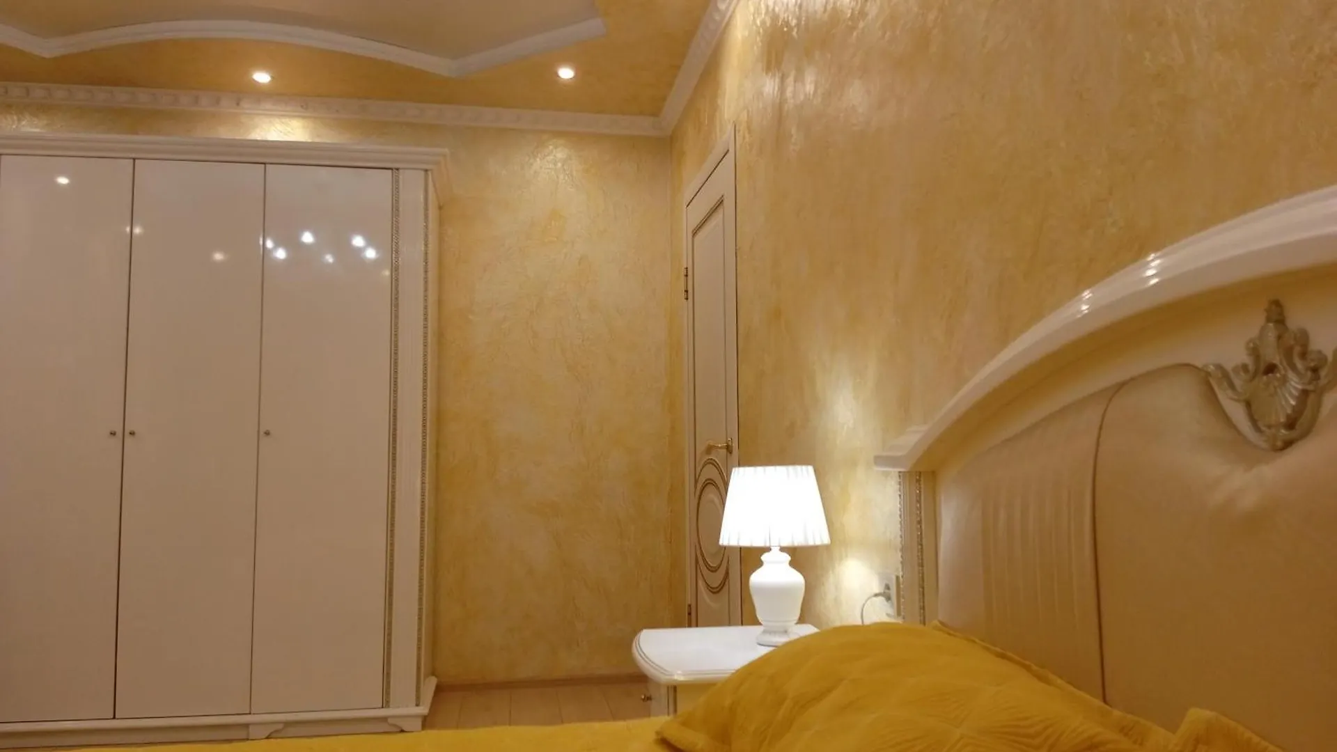 3 Rooms Of Sun الماتي شقة