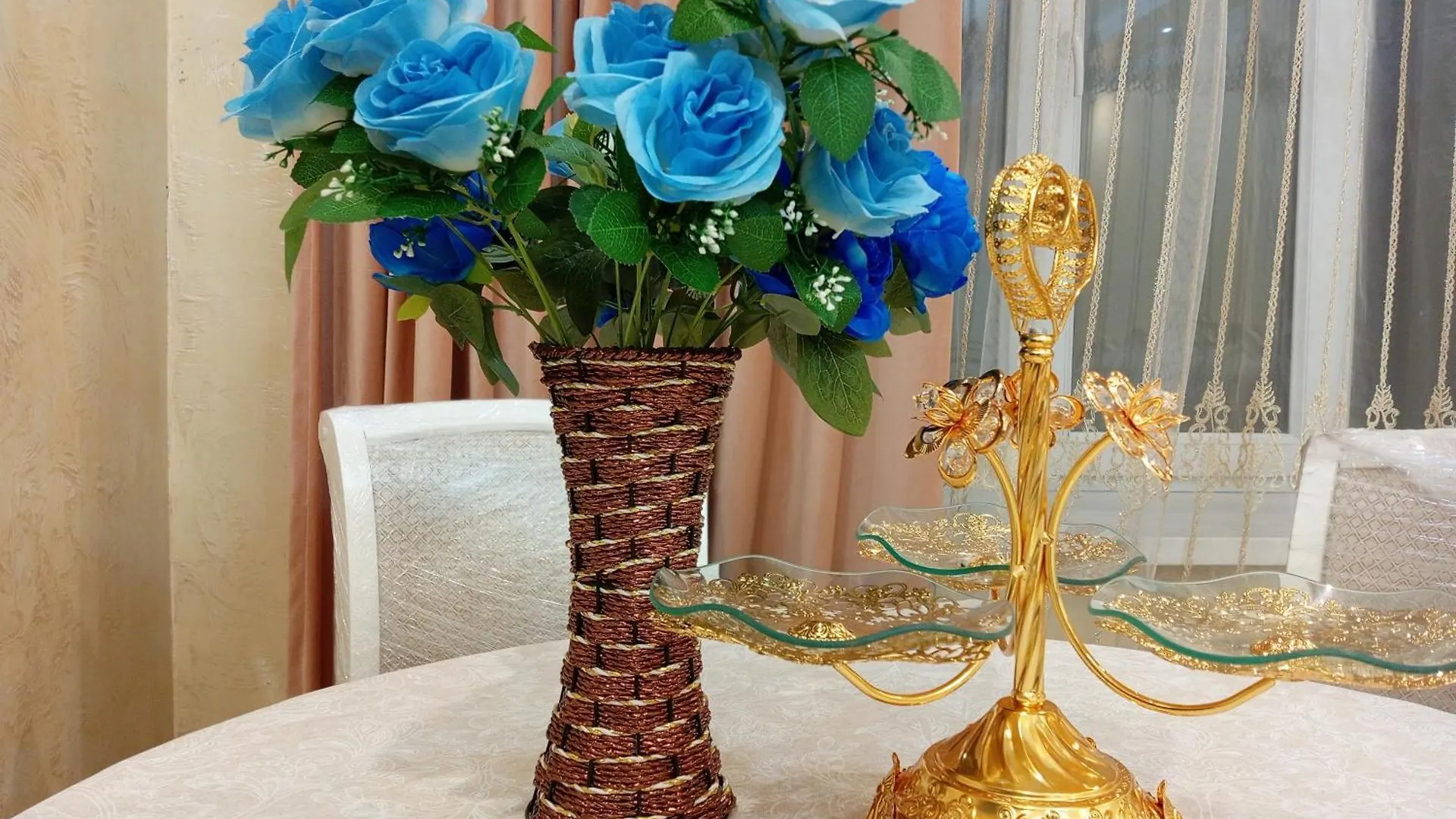 Apartment 3 Rooms Of Sun Almaty