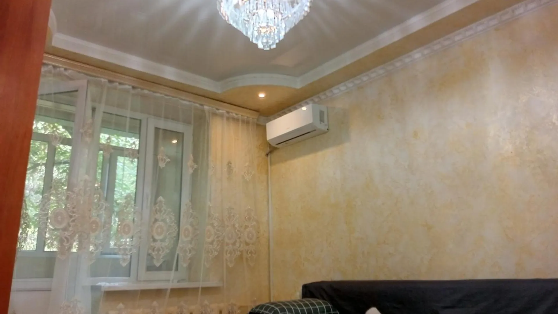 3 Rooms Of Sun Almaty Apartment